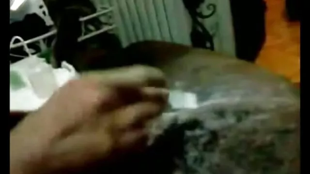 愛する熟女モモは美しい体を持っています。 女性 エーブイ