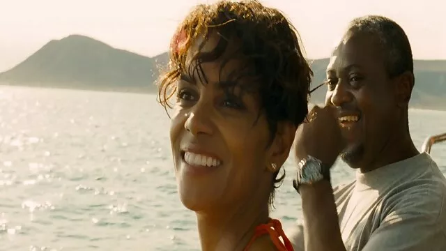 彼の太った白いコックで自慰行為。 動画 サンプル 女性