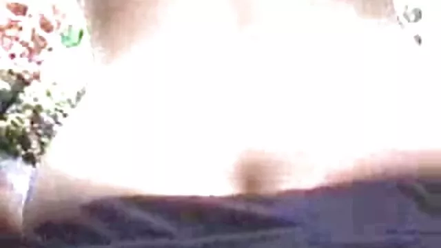 嫌な女はハードコックにこすります。 エッチ ネット 動画