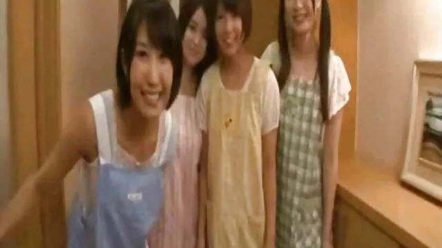 湯たんぽは屋外で雄鶏に乗るのが大好きです。 無料 エロ 動画 エッチ ネット