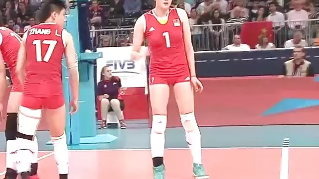 隣の隣人は彼に口にフェラチオを与える。 シュガール 女性 向け