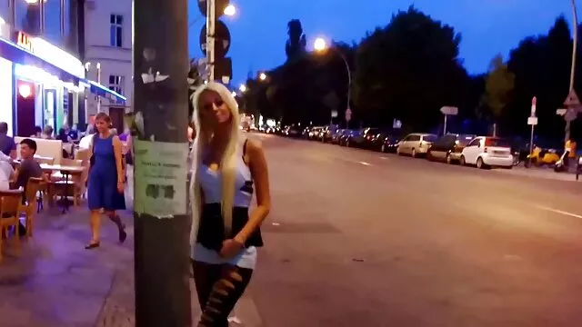 アジアの十代の女の子fucksの商品 女性 素人 動画