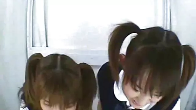 かわいい、入れ墨、ブロンドの指、ブルネットのラット。 女 向け えろ 動画